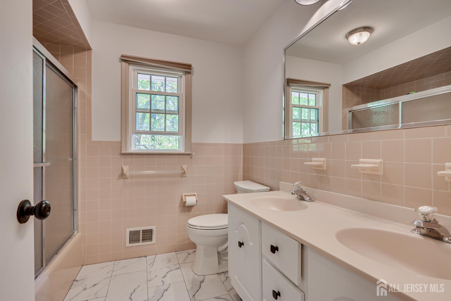 8 Woodmere, North Brunswick, NJ, 08902