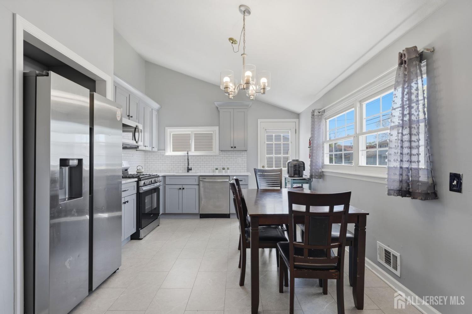 86 Westminster, Colonia, NJ, 07067