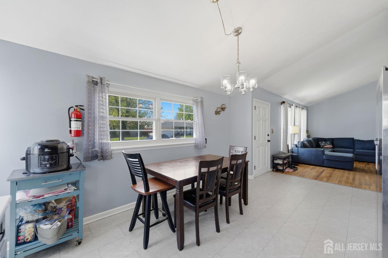 86 Westminster, Colonia, NJ, 07067