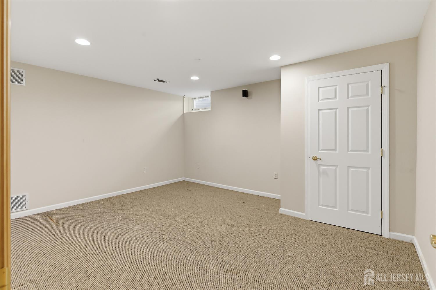 14 E Barnyard, Plainsboro, NJ, 08536