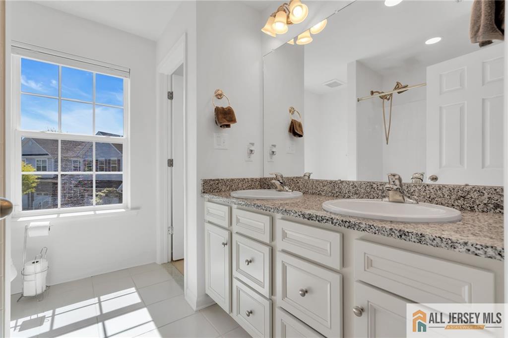 48 Begonia, Monroe, NJ, 08831