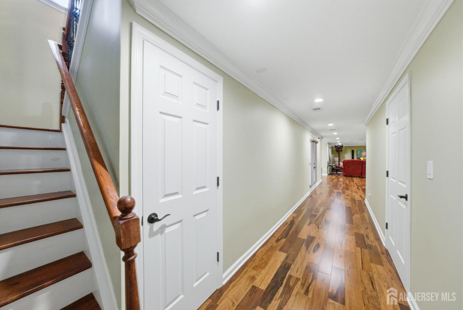 5 Robert, Monroe, NJ, 08831