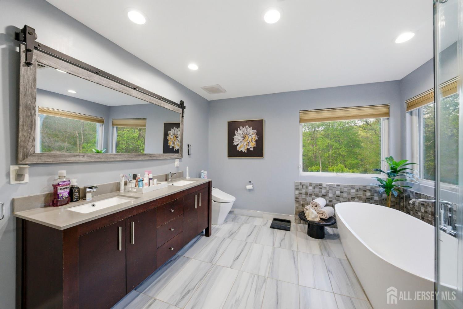 5 Robert, Monroe, NJ, 08831