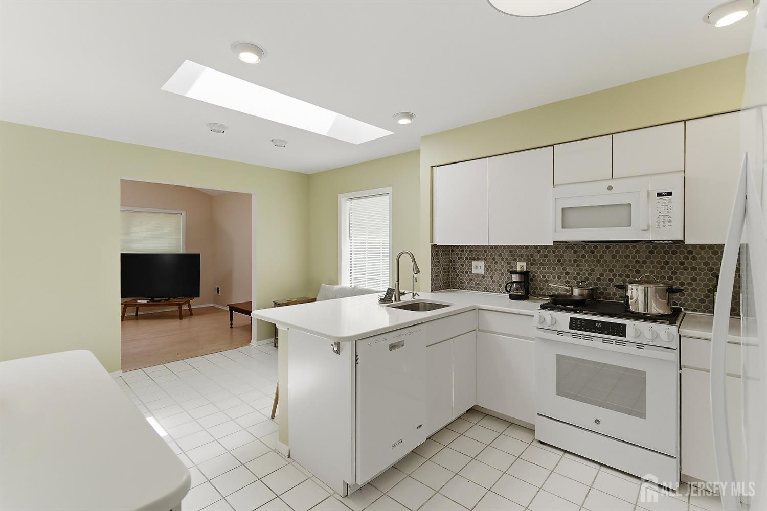 19 Ingram, Monroe, NJ, 08831