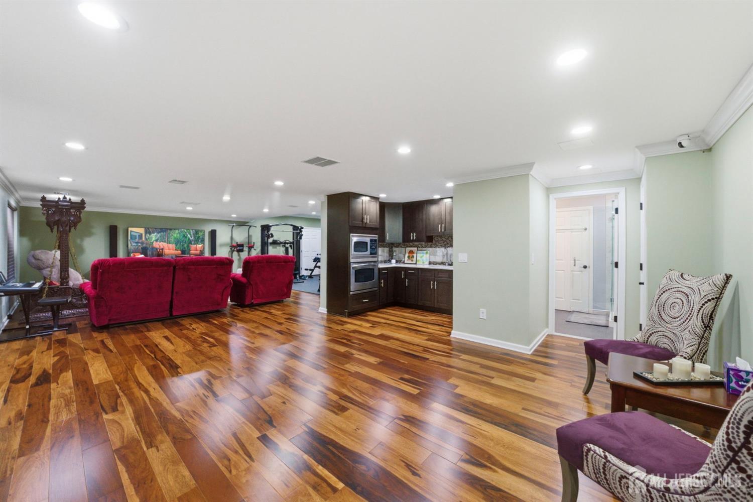 5 Robert, Monroe, NJ, 08831