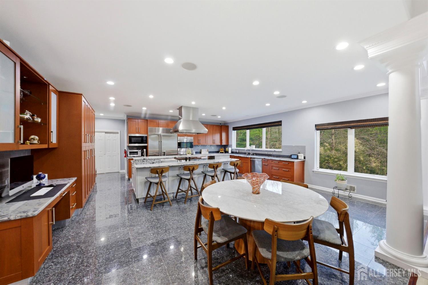 5 Robert, Monroe, NJ, 08831