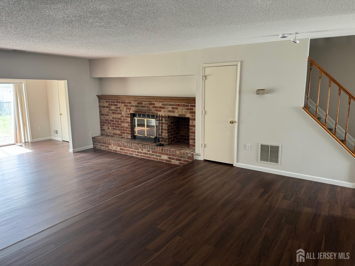 13 DARTMOUTH, North Brunswick, NJ, 08902