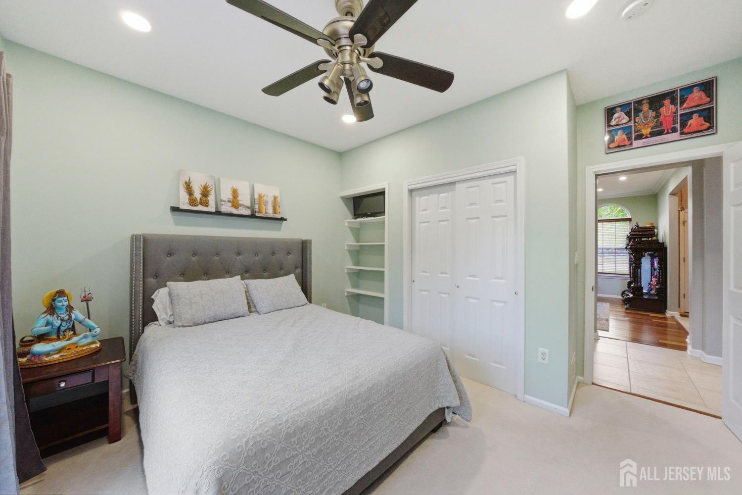 5 Robert, Monroe, NJ, 08831