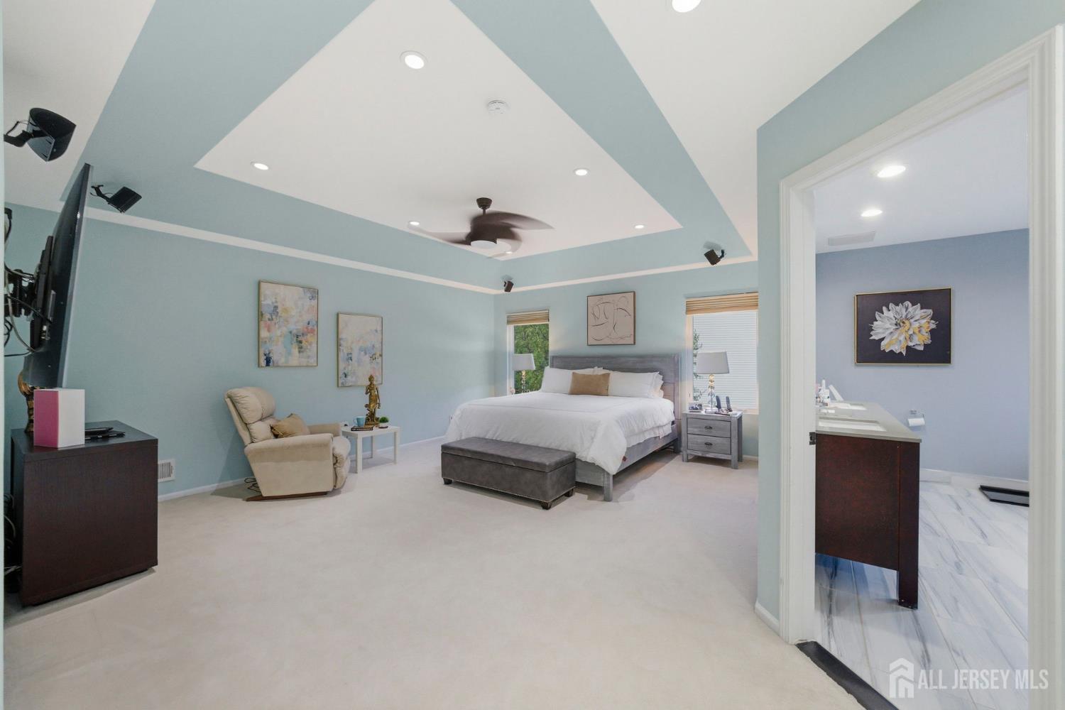 5 Robert, Monroe, NJ, 08831