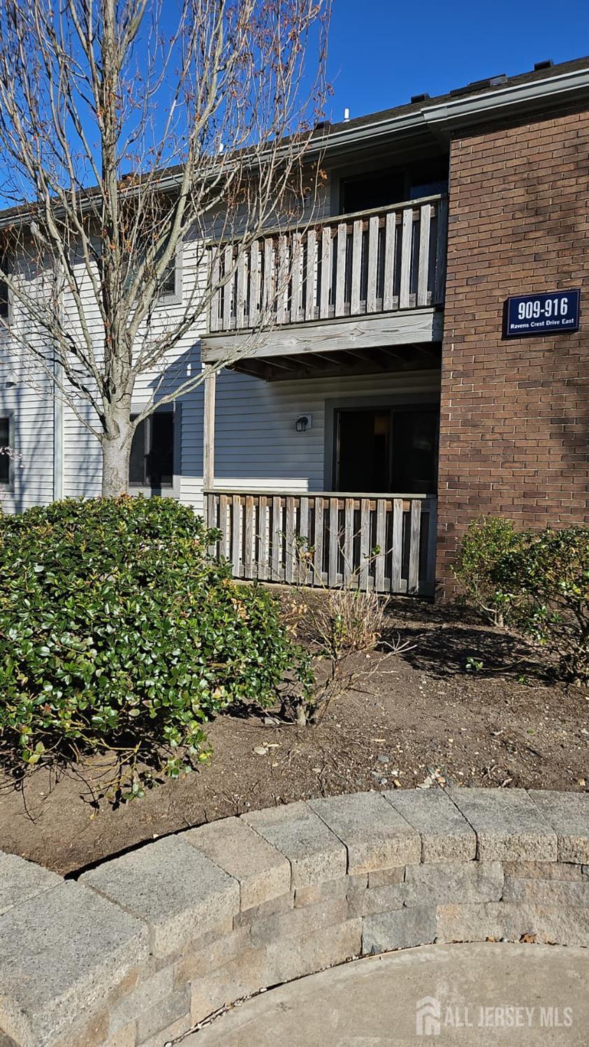 39 Madison St, Newark City, NJ, 07105-2301