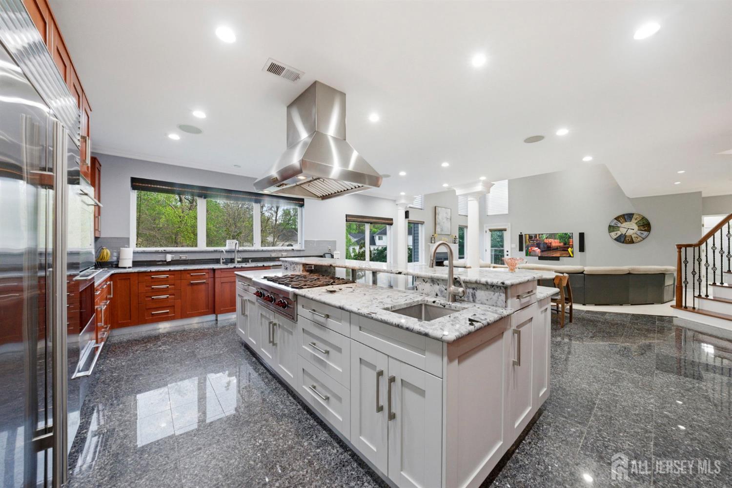 5 Robert, Monroe, NJ, 08831