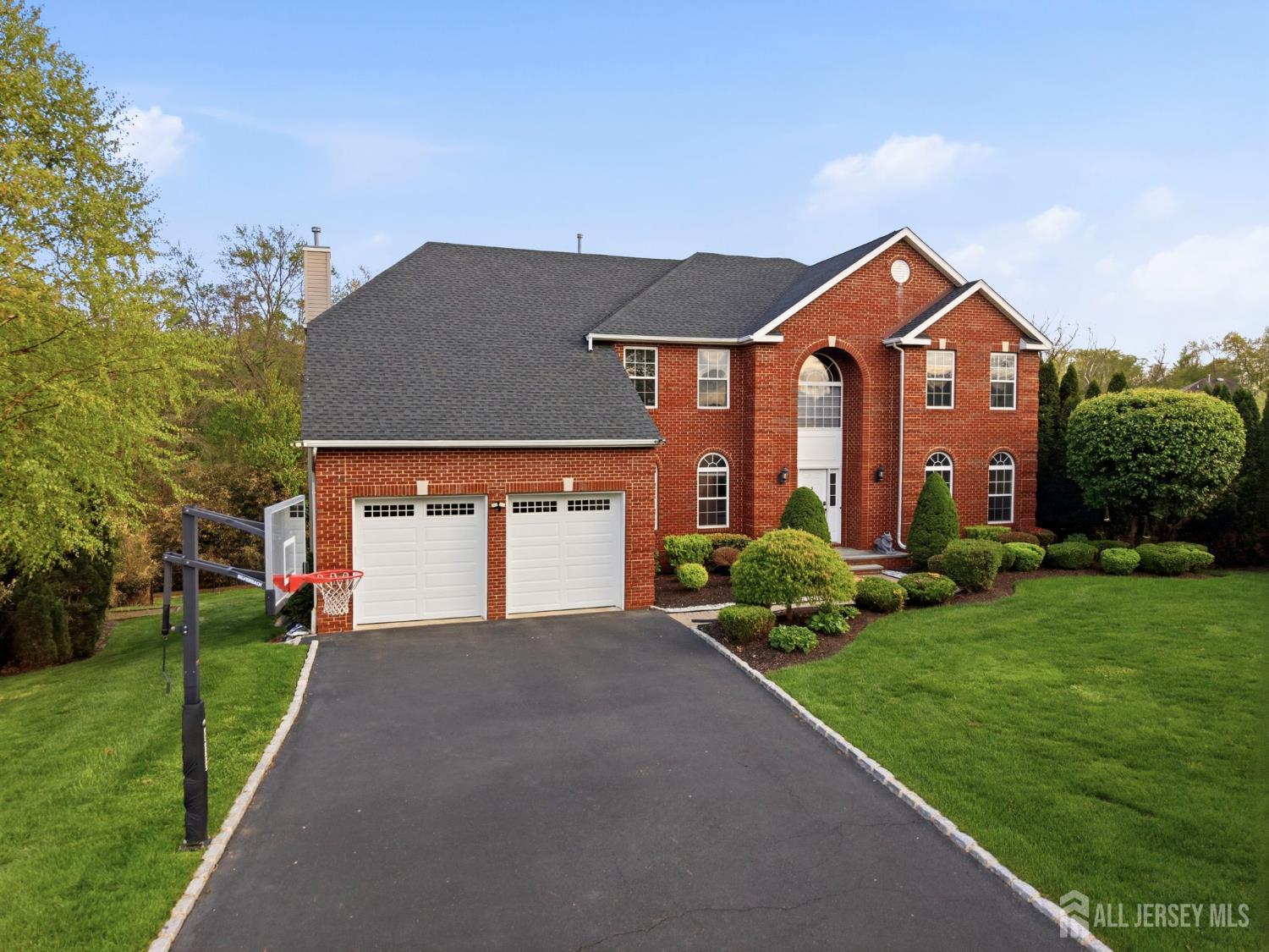 5 Robert, Monroe, NJ, 08831