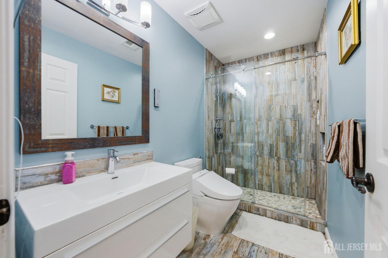 5 Robert, Monroe, NJ, 08831