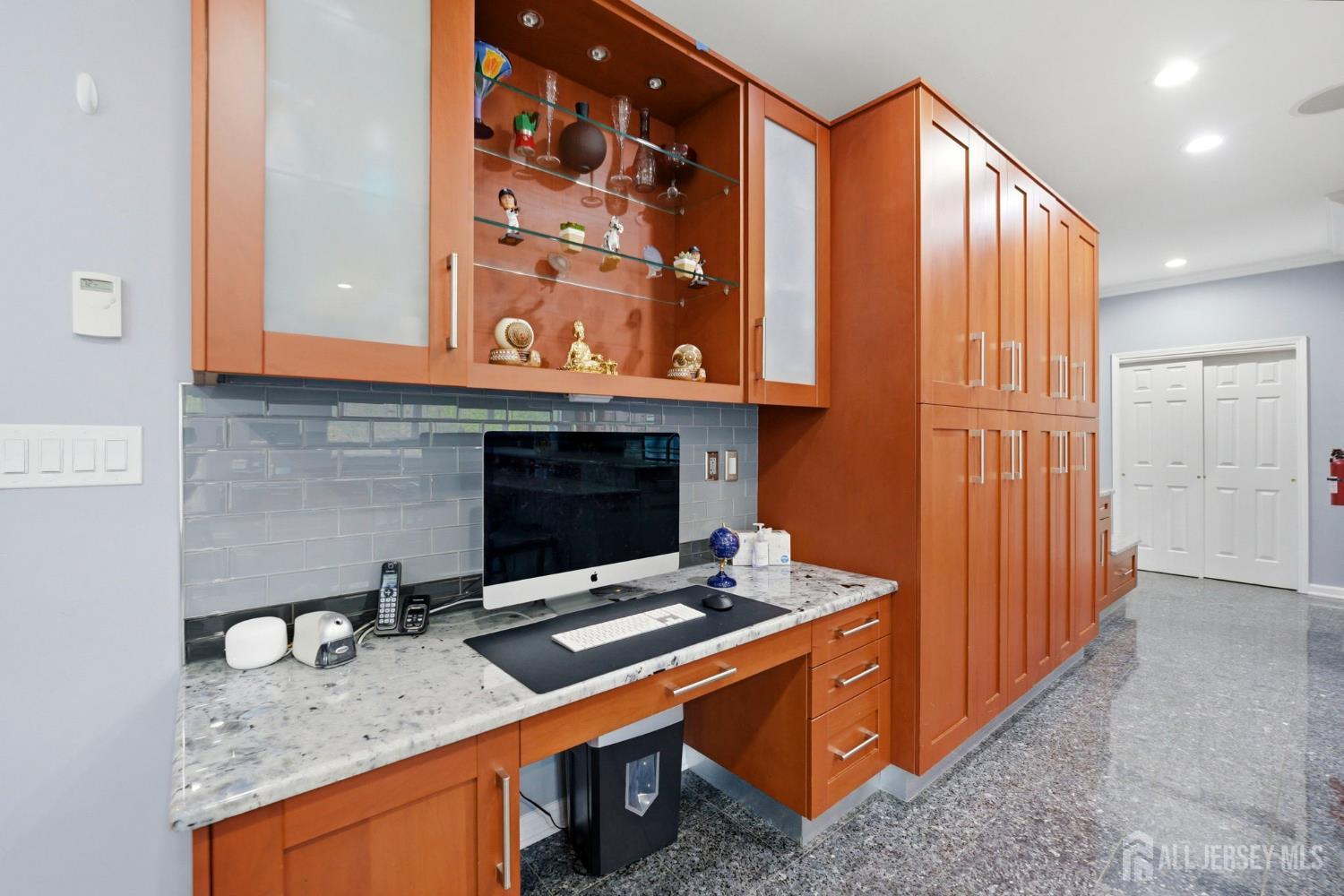 5 Robert, Monroe, NJ, 08831