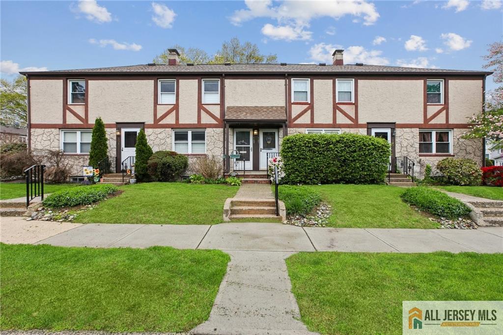 26 Christina St, Little Ferry Boro, NJ, 07643-1750