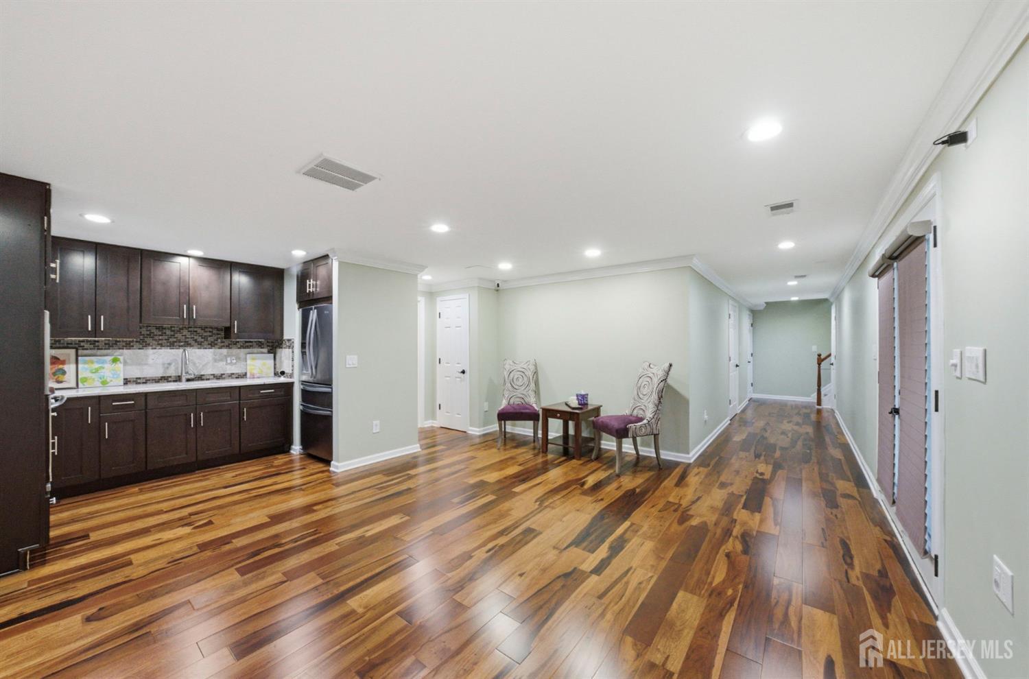 5 Robert, Monroe, NJ, 08831