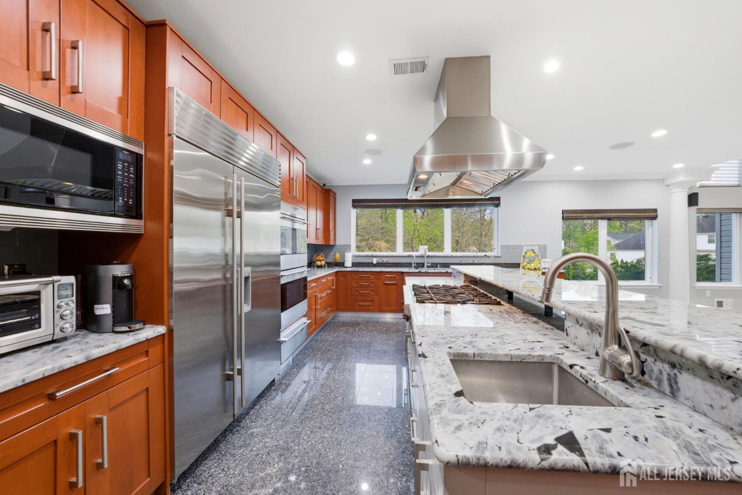 5 Robert, Monroe, NJ, 08831