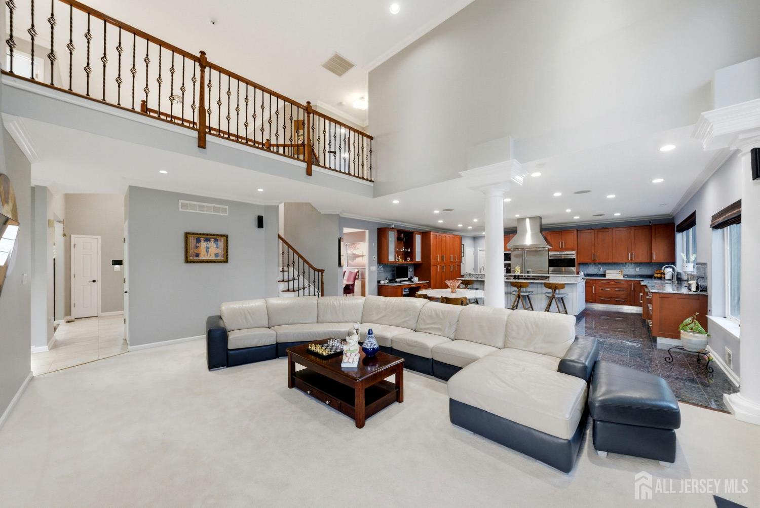 5 Robert, Monroe, NJ, 08831