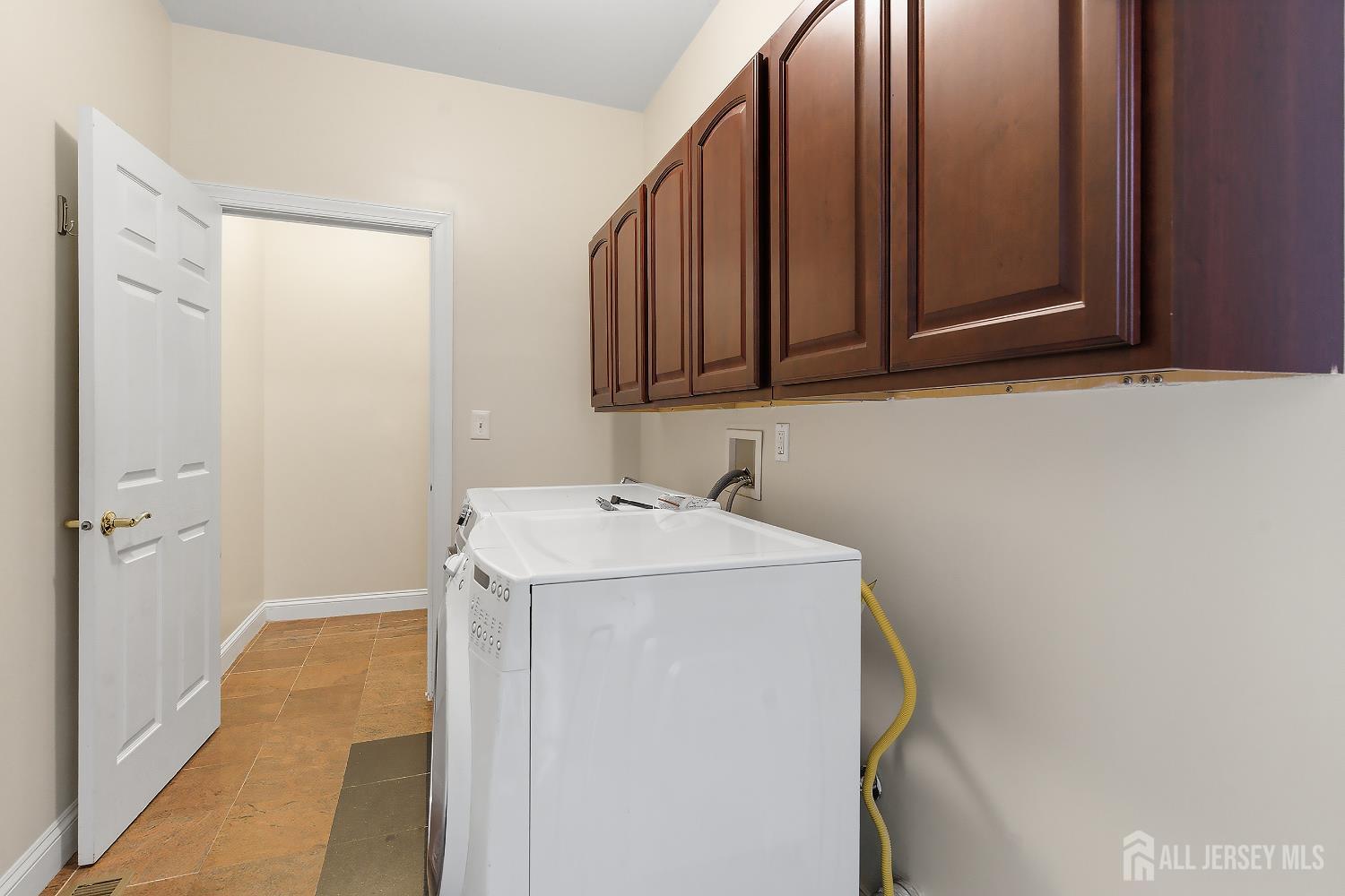 14 E Barnyard, Plainsboro, NJ, 08536