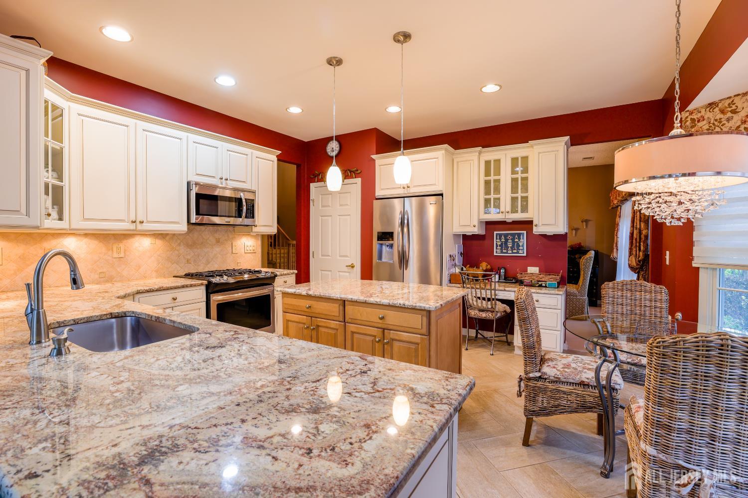 41 Rodak, Edison, NJ, 08817