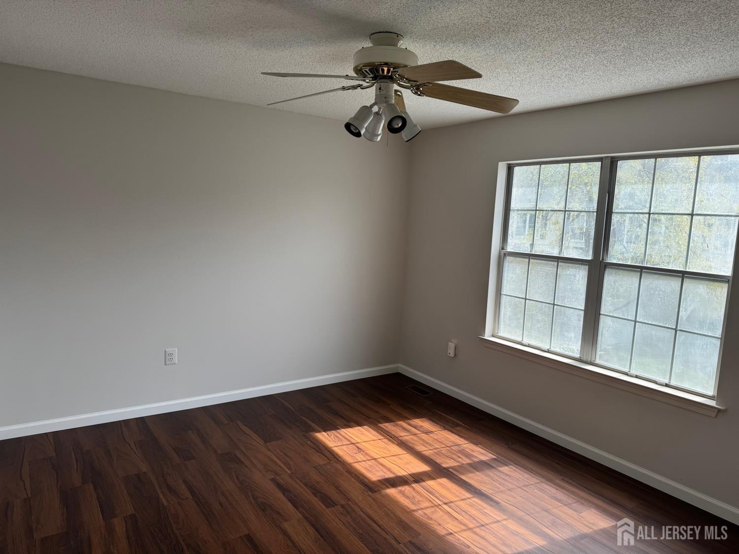 13 DARTMOUTH, North Brunswick, NJ, 08902