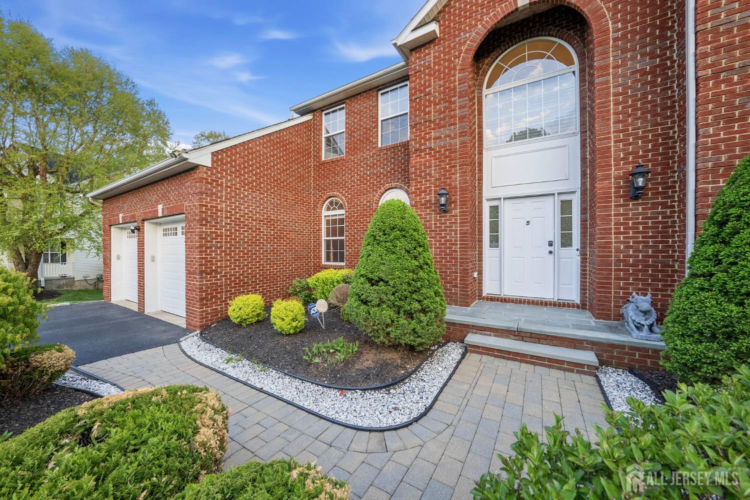 5 Robert, Monroe, NJ, 08831