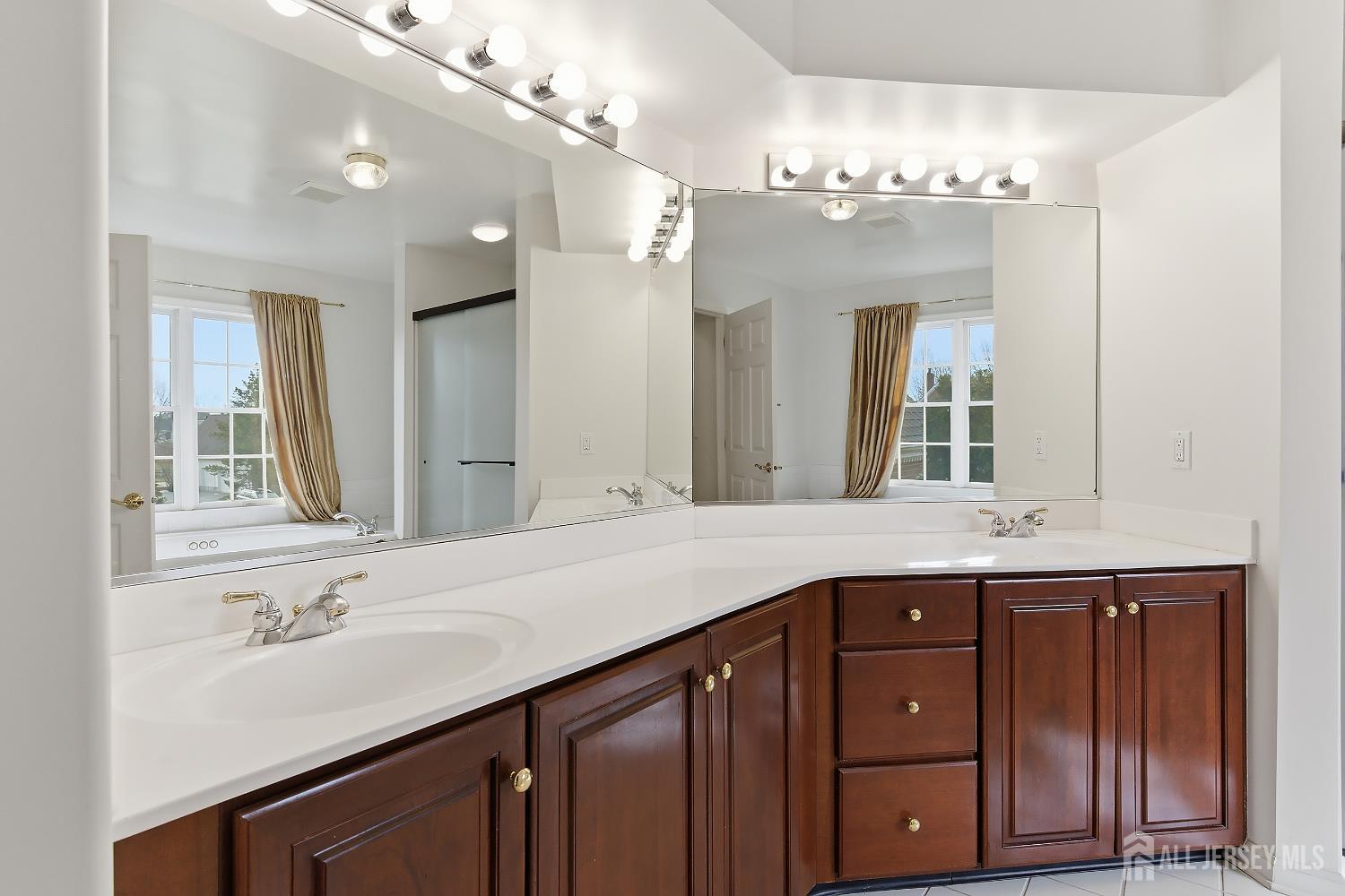 14 E Barnyard, Plainsboro, NJ, 08536