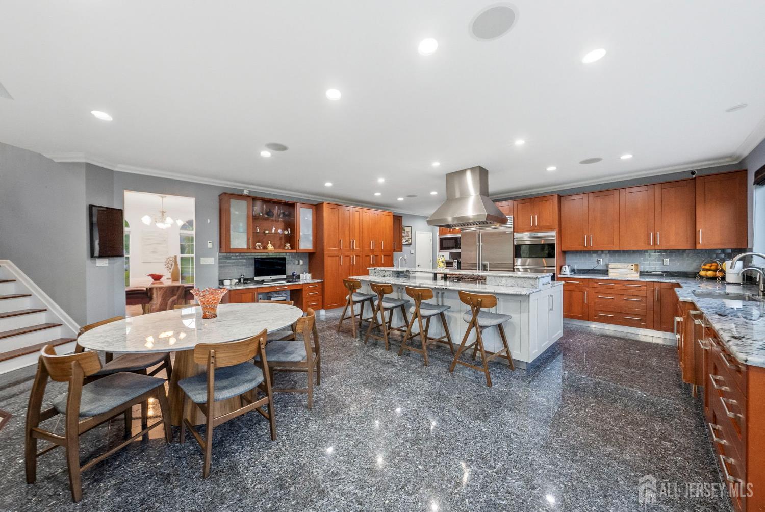 5 Robert, Monroe, NJ, 08831