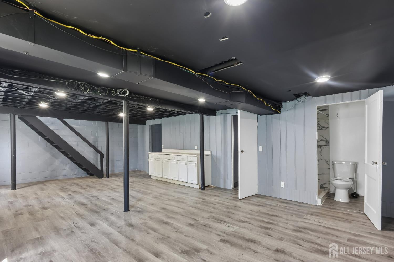 2 Westbury, Iselin, VI, 00830