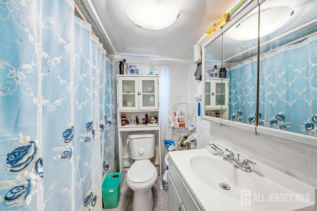 180 State, Perth Amboy, NJ, 08861