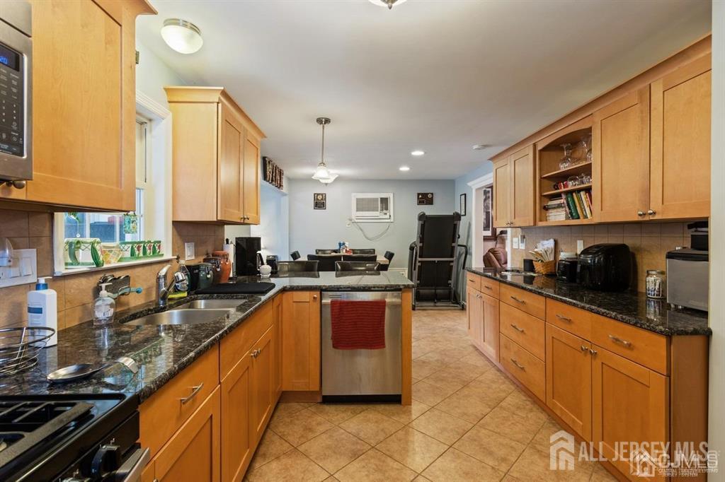 141 High, Woodbridge Proper, NJ, 07095