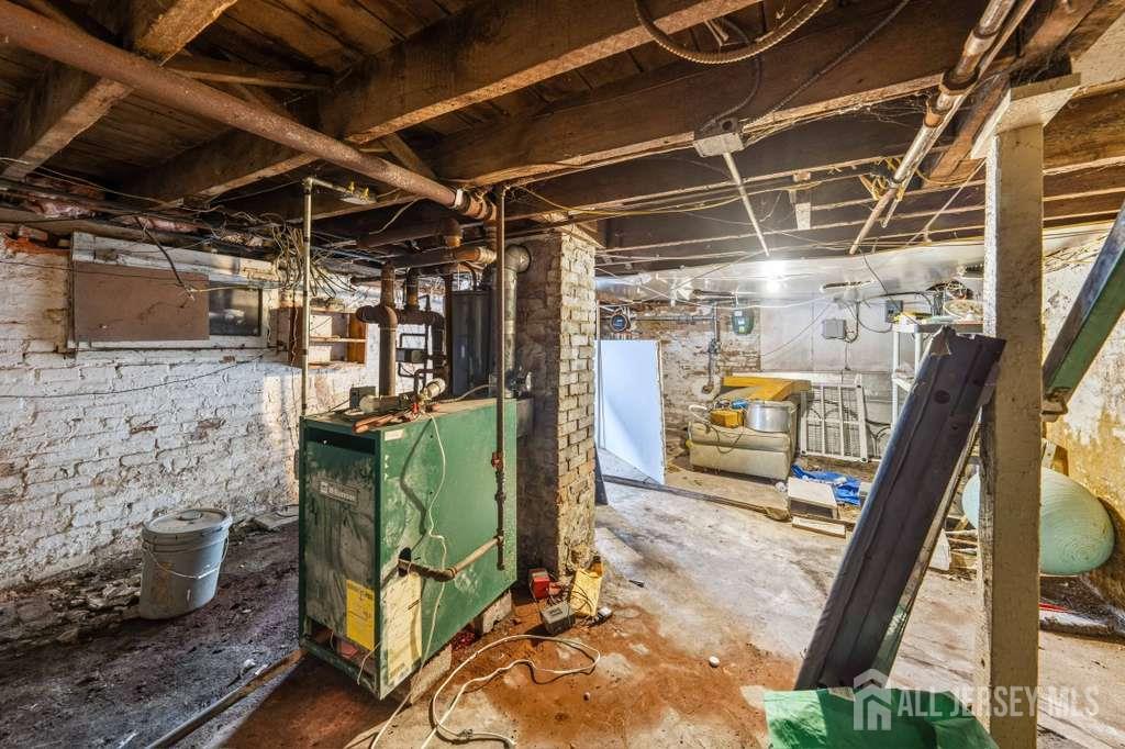 180 State, Perth Amboy, NJ, 08861