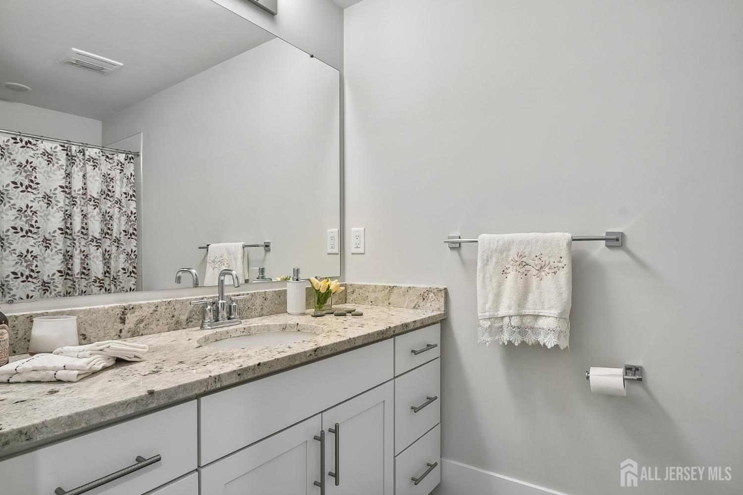 723 Station, Middlesex, NJ, 08812