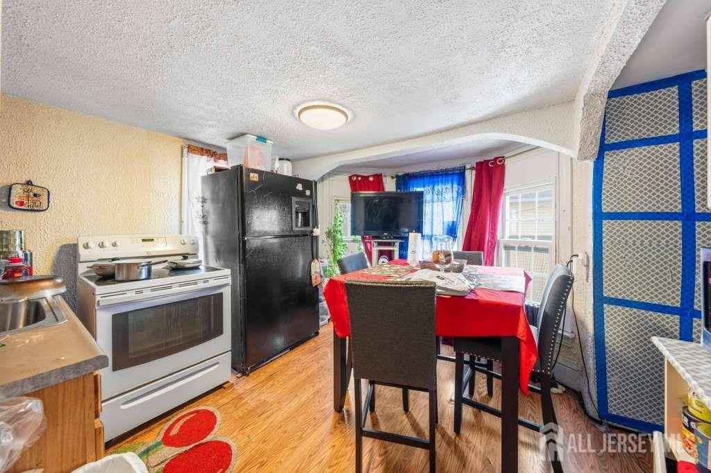 180 State, Perth Amboy, NJ, 08861