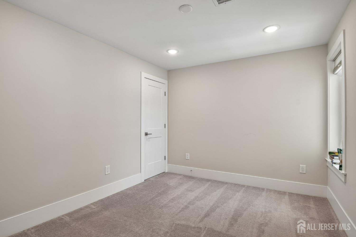 723 Station, Middlesex, NJ, 08812