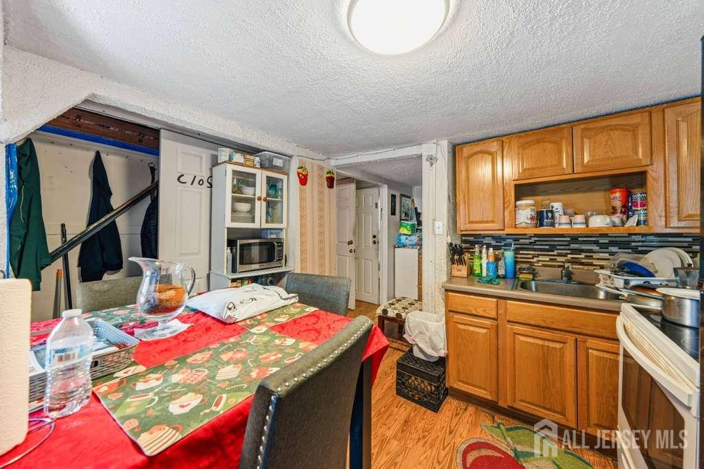 180 State, Perth Amboy, NJ, 08861