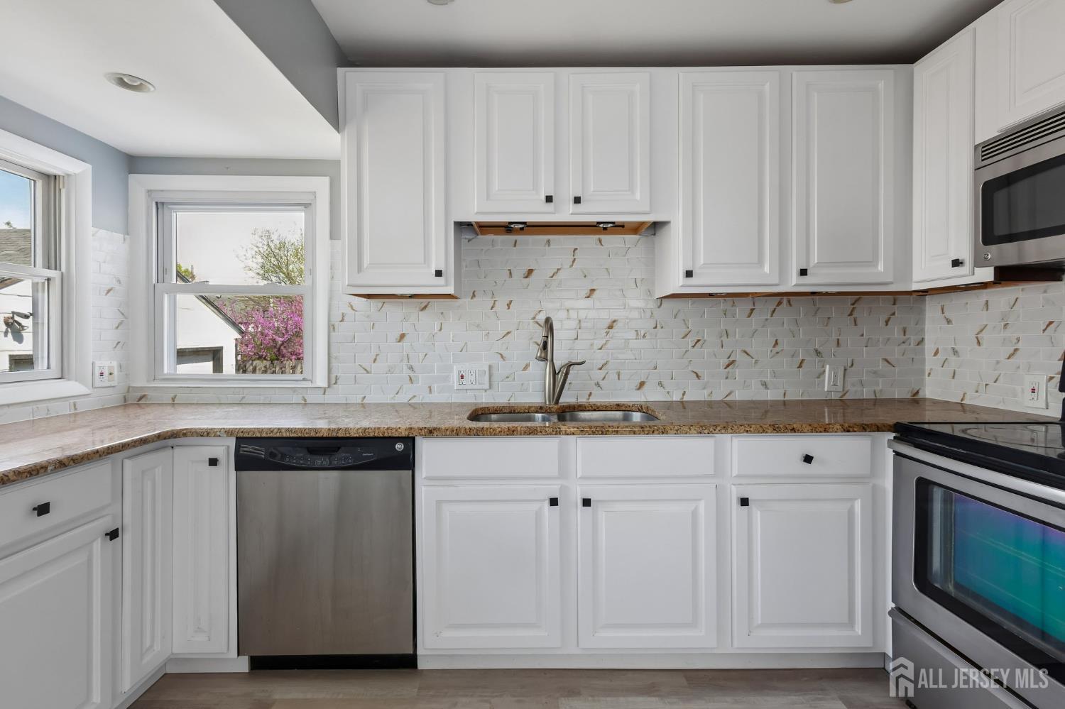 2 Westbury, Iselin, VI, 00830