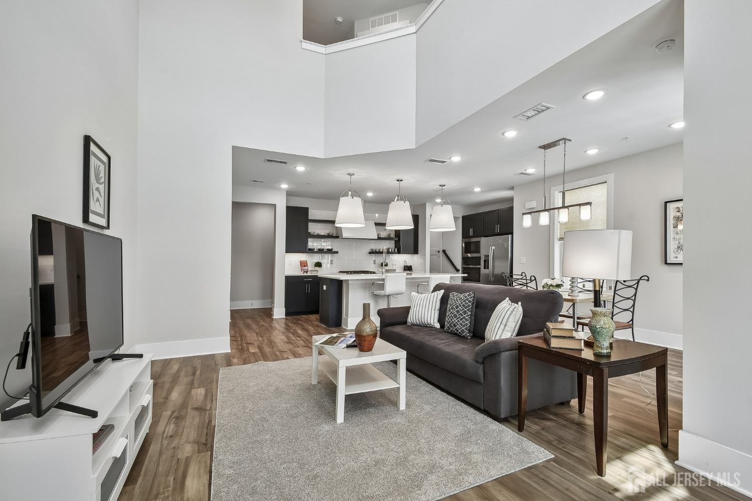 723 Station, Middlesex, NJ, 08812