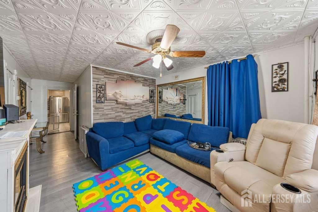 180 State, Perth Amboy, NJ, 08861