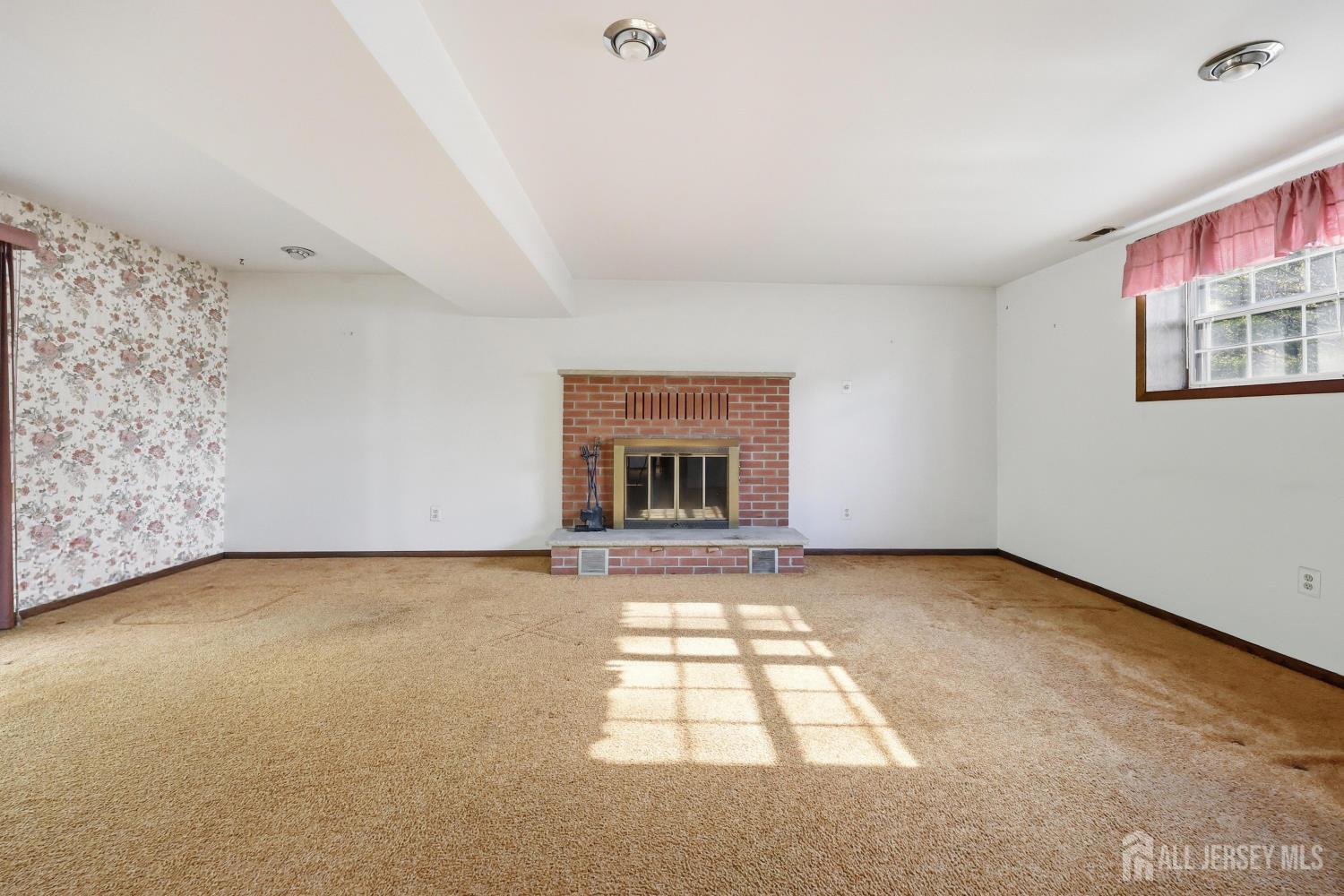 4 Walnut, Monroe, NJ, 08831