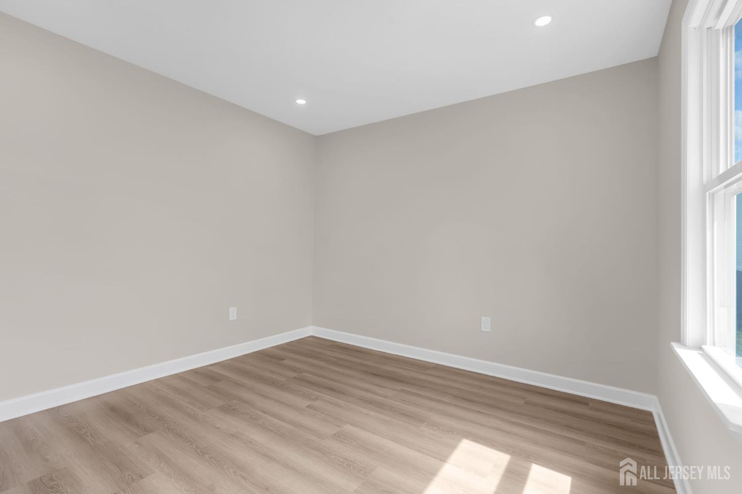 21 Market, Edison, NJ, 08817