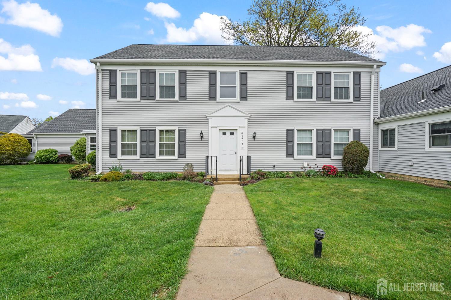 Photo of 481 Newport Way N