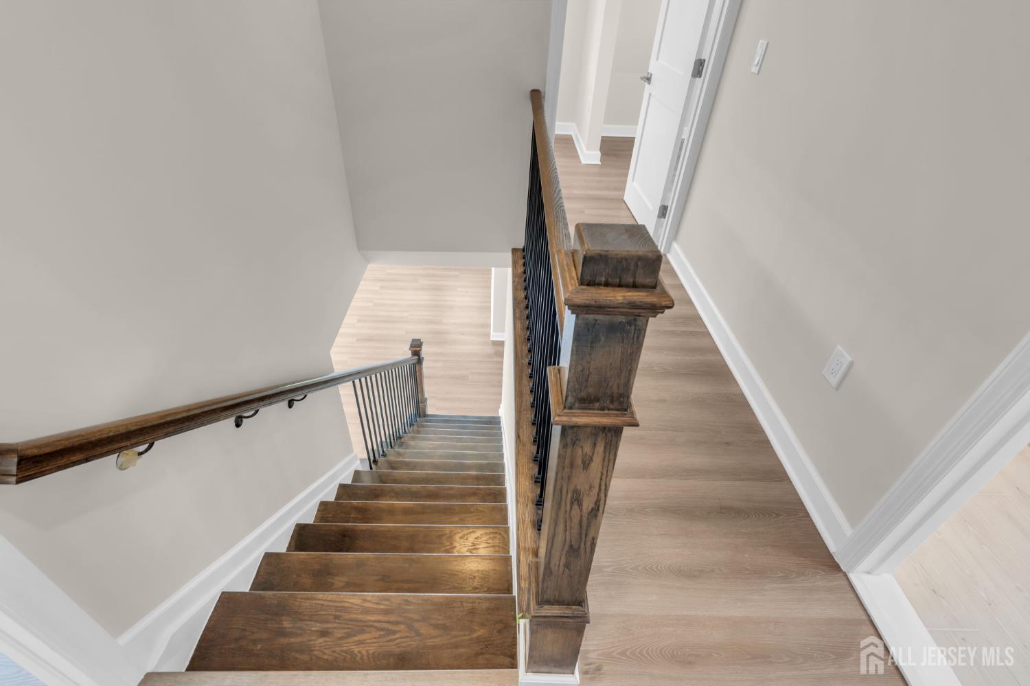 21 Market, Edison, NJ, 08817