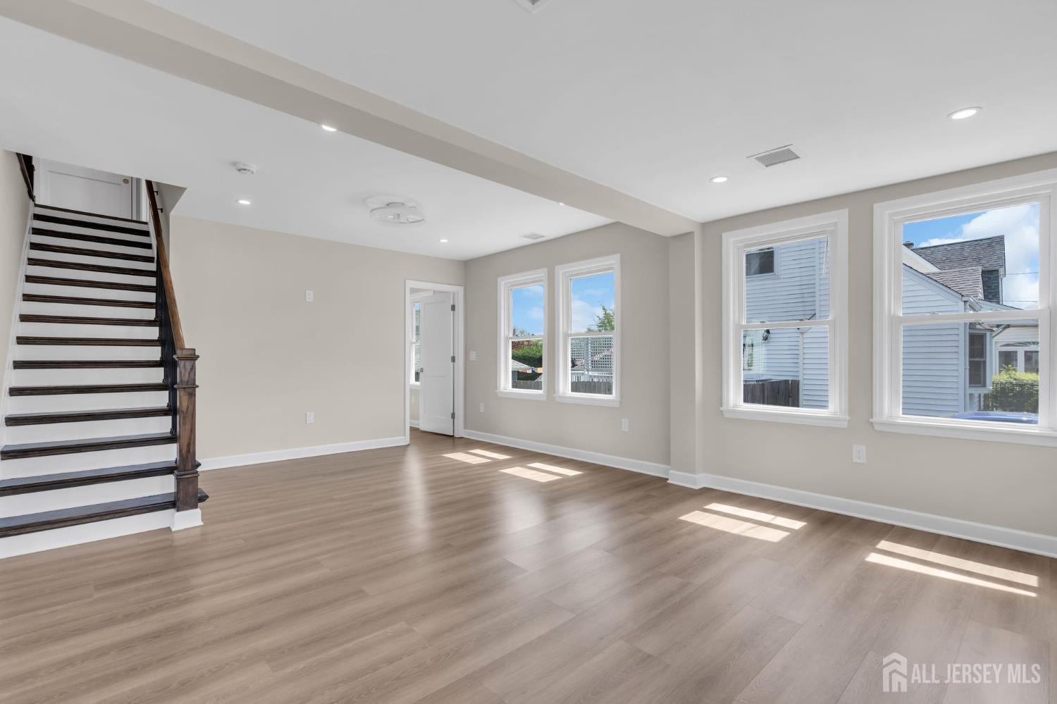 21 Market, Edison, NJ, 08817