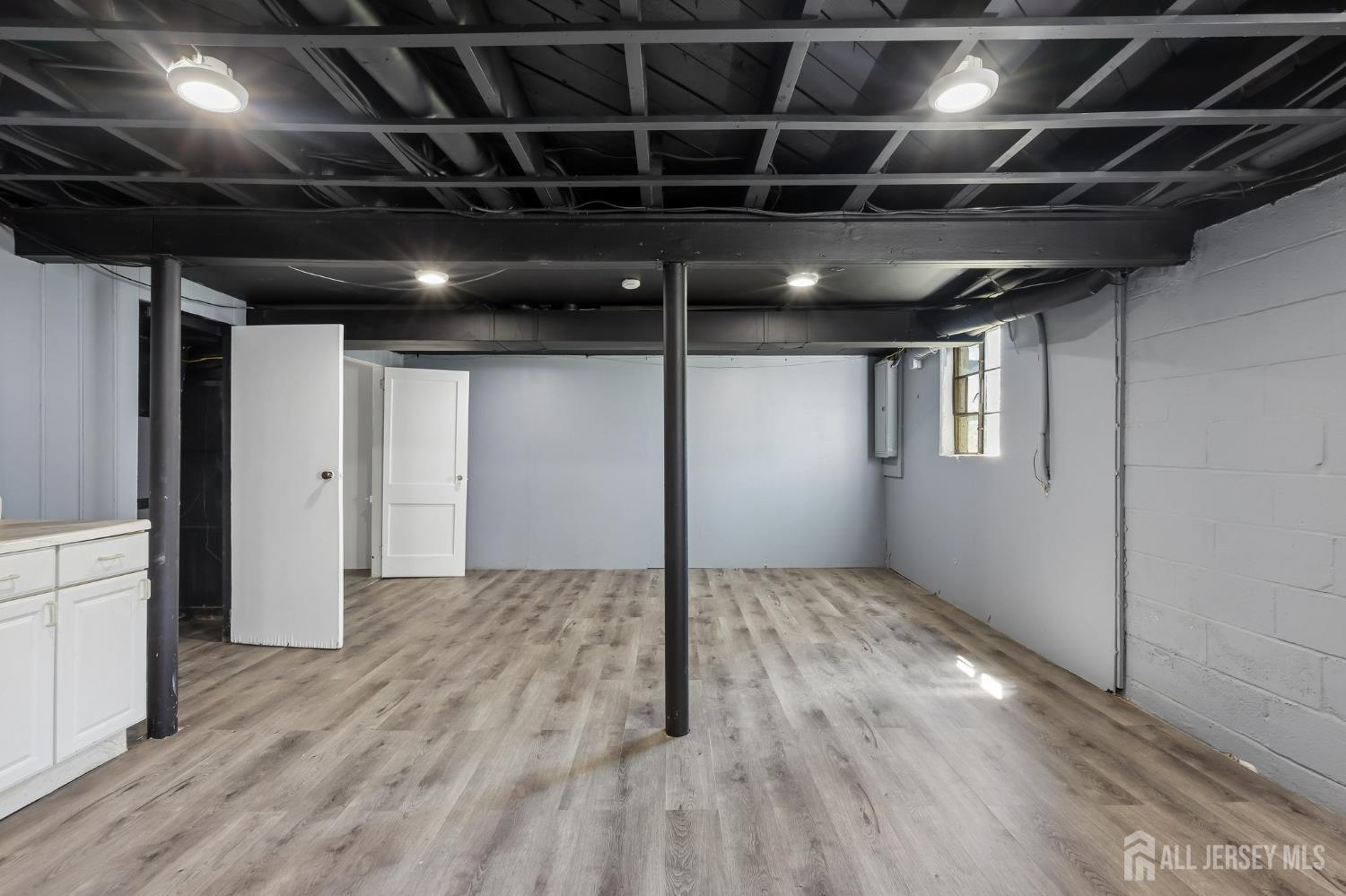 2 Westbury, Iselin, VI, 00830