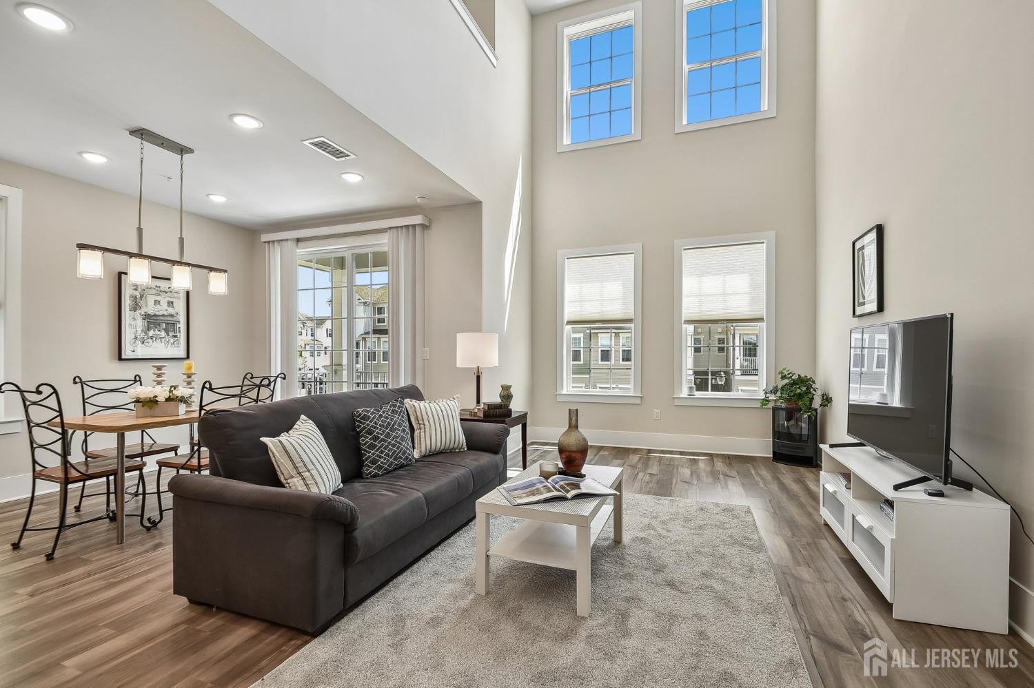 723 Station, Middlesex, NJ, 08812