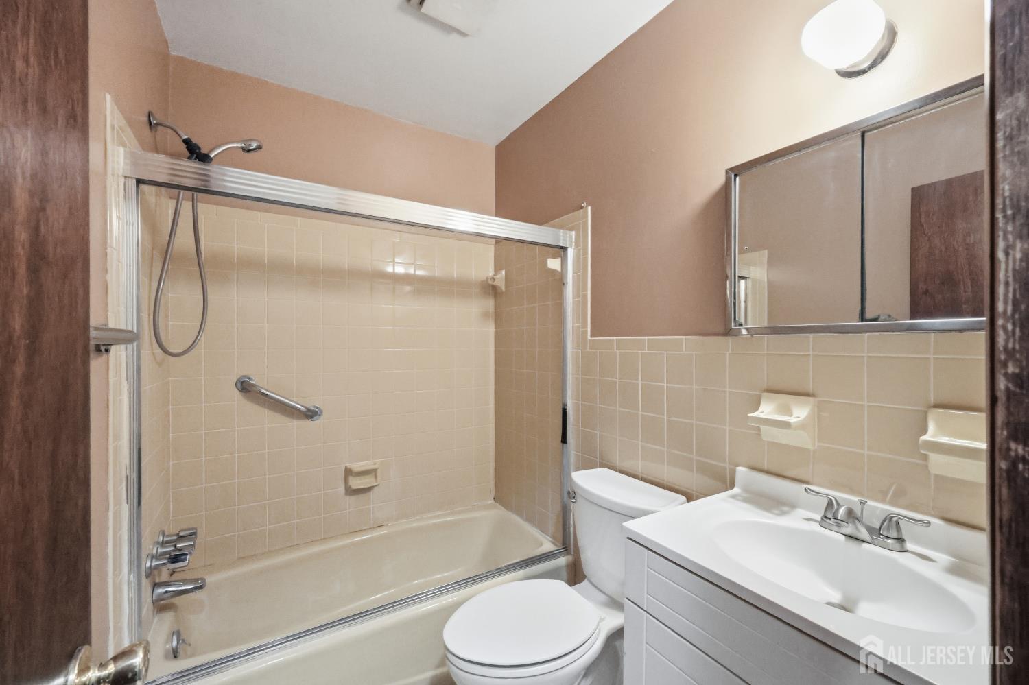 4 Walnut, Monroe, NJ, 08831