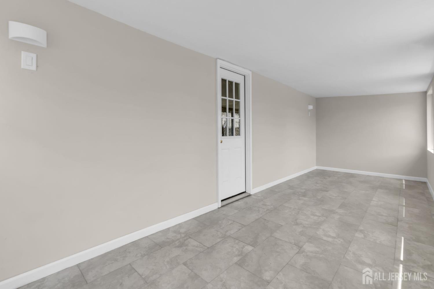 21 Market, Edison, NJ, 08817