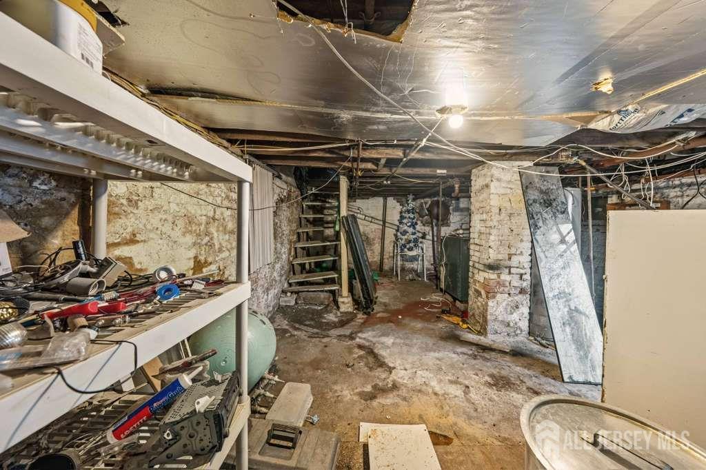 180 State, Perth Amboy, NJ, 08861