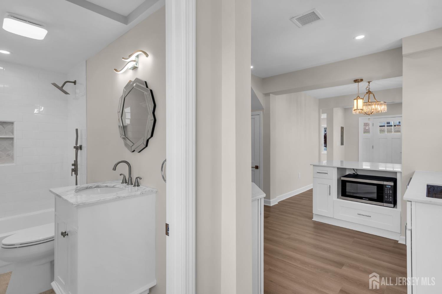 21 Market, Edison, NJ, 08817